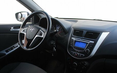 Hyundai Solaris II рестайлинг, 2011 год, 680 000 рублей, 14 фотография