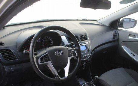 Hyundai Solaris II рестайлинг, 2011 год, 680 000 рублей, 18 фотография