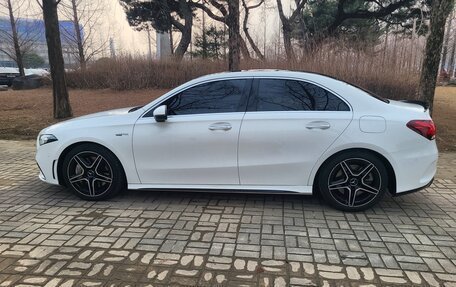 Mercedes-Benz A-Класс, 2022 год, 2 900 000 рублей, 8 фотография