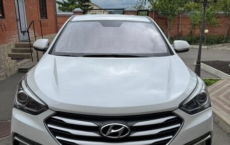 Hyundai Santa Fe III рестайлинг, 2017 год, 2 500 000 рублей, 1 фотография