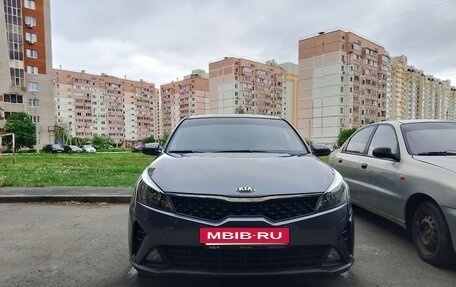 KIA Rio IV, 2021 год, 1 500 000 рублей, 2 фотография