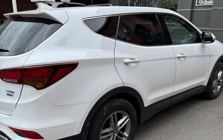 Hyundai Santa Fe III рестайлинг, 2017 год, 2 500 000 рублей, 3 фотография
