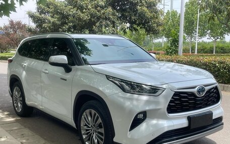 Toyota Highlander, 2022 год, 4 365 000 рублей, 3 фотография