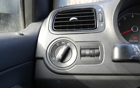 Volkswagen Polo VI (EU Market), 2011 год, 520 000 рублей, 10 фотография