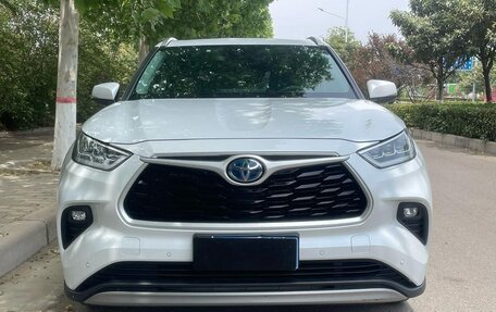 Toyota Highlander, 2022 год, 4 365 000 рублей, 2 фотография
