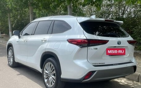 Toyota Highlander, 2022 год, 4 365 000 рублей, 4 фотография