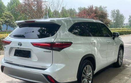 Toyota Highlander, 2022 год, 4 365 000 рублей, 6 фотография