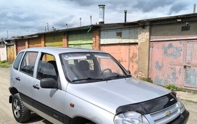 Chevrolet Niva I рестайлинг, 2004 год, 300 000 рублей, 1 фотография