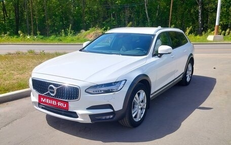 Volvo V90 Cross Country I рестайлинг, 2018 год, 2 500 000 рублей, 5 фотография