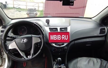 Hyundai Solaris II рестайлинг, 2014 год, 420 000 рублей, 9 фотография