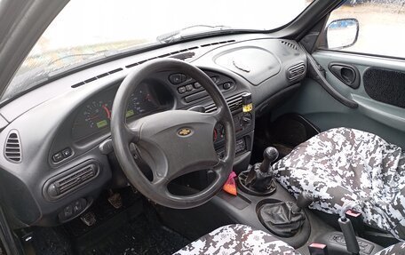 Chevrolet Niva I рестайлинг, 2004 год, 315 000 рублей, 8 фотография