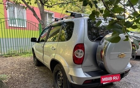 Chevrolet Niva I рестайлинг, 2012 год, 850 000 рублей, 6 фотография