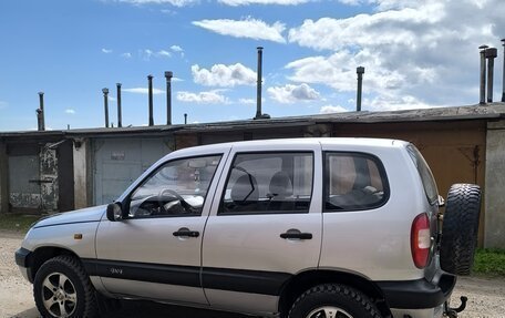 Chevrolet Niva I рестайлинг, 2004 год, 300 000 рублей, 4 фотография
