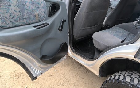 Chevrolet Niva I рестайлинг, 2004 год, 300 000 рублей, 19 фотография