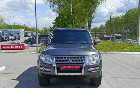 Mitsubishi Pajero IV, 2015 год, 2 282 000 рублей, 2 фотография