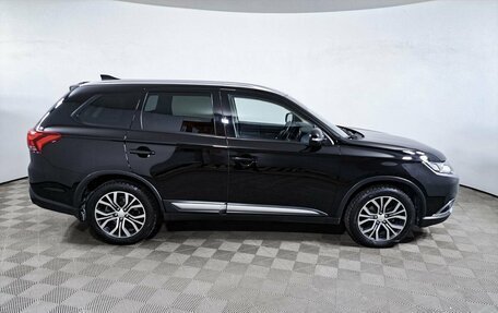 Mitsubishi Outlander III рестайлинг 3, 2017 год, 1 998 000 рублей, 5 фотография