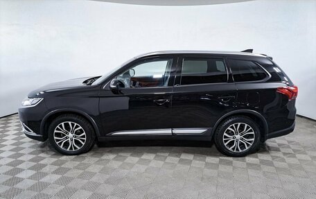 Mitsubishi Outlander III рестайлинг 3, 2017 год, 1 998 000 рублей, 10 фотография
