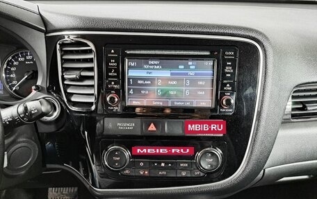 Mitsubishi Outlander III рестайлинг 3, 2017 год, 1 998 000 рублей, 18 фотография