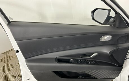Hyundai Elantra, 2024 год, 2 470 000 рублей, 8 фотография