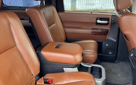 Toyota Sequoia II рестайлинг, 2009 год, 3 500 000 рублей, 16 фотография