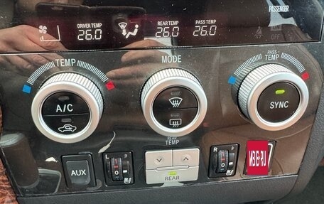 Toyota Sequoia II рестайлинг, 2009 год, 3 500 000 рублей, 28 фотография