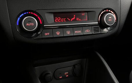 KIA Rio III рестайлинг, 2015 год, 979 000 рублей, 20 фотография