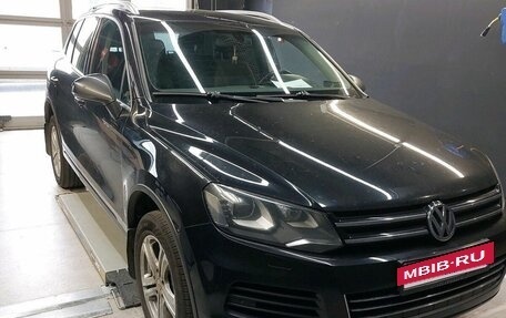 Volkswagen Touareg III, 2012 год, 1 797 000 рублей, 2 фотография