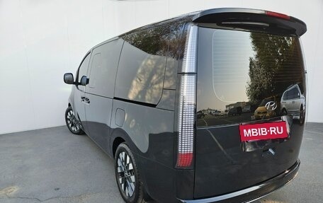 Hyundai Staria, 2022 год, 4 150 000 рублей, 3 фотография