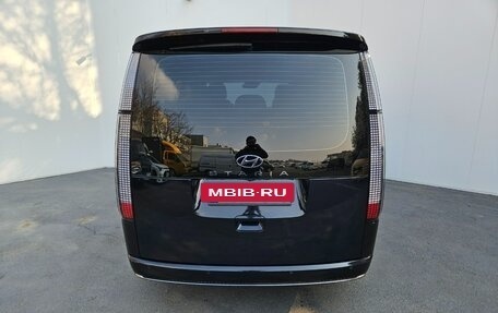 Hyundai Staria, 2022 год, 4 150 000 рублей, 4 фотография