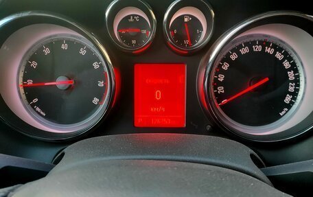Opel Astra J, 2013 год, 800 000 рублей, 18 фотография