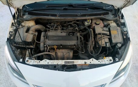Opel Astra J, 2013 год, 800 000 рублей, 23 фотография
