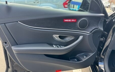 Mercedes-Benz E-Класс, 2019 год, 3 550 000 рублей, 15 фотография