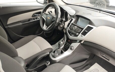 Chevrolet Cruze II, 2011 год, 550 000 рублей, 9 фотография