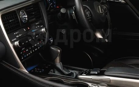 Lexus RX IV рестайлинг, 2018 год, 5 950 000 рублей, 8 фотография