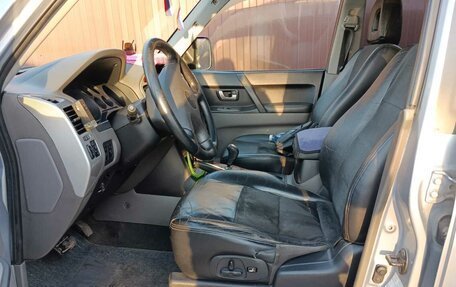 Mitsubishi Pajero III рестайлинг, 2006 год, 945 000 рублей, 5 фотография