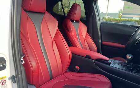 Lexus UX I, 2019 год, 3 150 000 рублей, 30 фотография