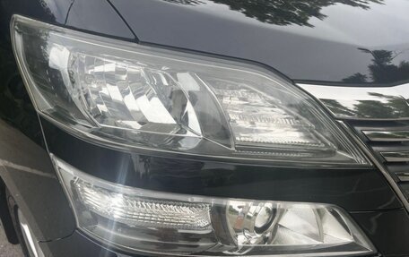 Toyota Vellfire I, 2011 год, 2 000 000 рублей, 14 фотография