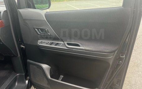 Toyota Vellfire I, 2011 год, 2 000 000 рублей, 19 фотография