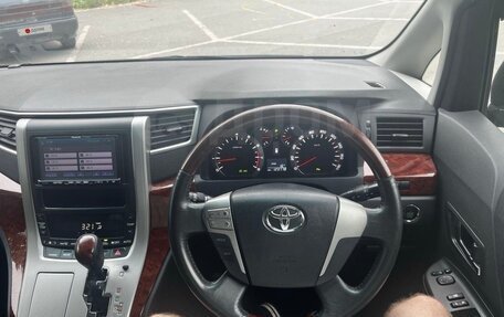 Toyota Vellfire I, 2011 год, 2 000 000 рублей, 18 фотография