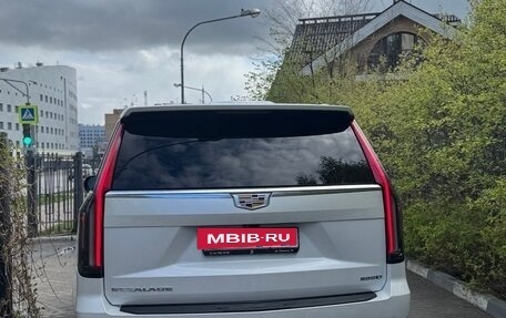 Cadillac Escalade V, 2022 год, 10 777 777 рублей, 11 фотография