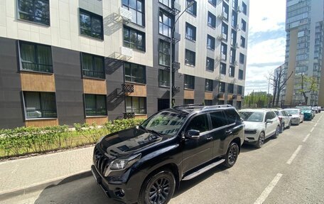 Toyota Land Cruiser Prado 150 рестайлинг 2, 2016 год, 4 299 999 рублей, 13 фотография