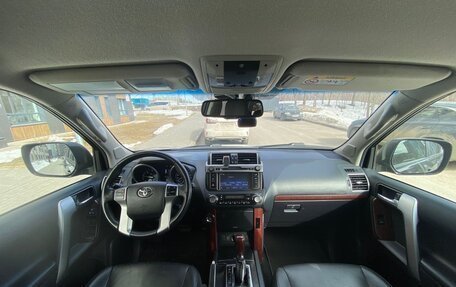 Toyota Land Cruiser Prado 150 рестайлинг 2, 2016 год, 4 299 999 рублей, 28 фотография