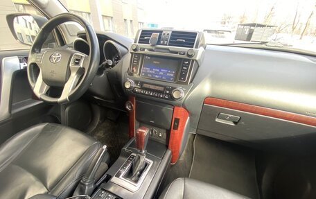 Toyota Land Cruiser Prado 150 рестайлинг 2, 2016 год, 4 299 999 рублей, 29 фотография