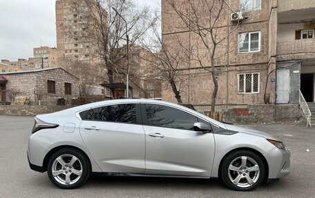 Chevrolet Volt II, 2017 год, 1 050 000 рублей, 2 фотография