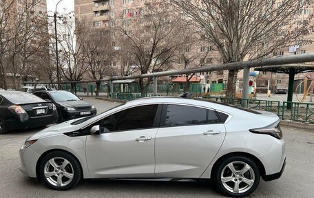 Chevrolet Volt II, 2017 год, 1 050 000 рублей, 4 фотография