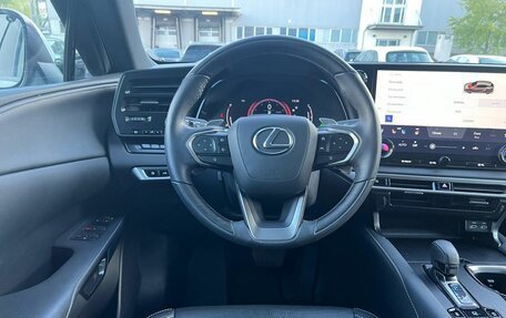 Lexus RX IV рестайлинг, 2023 год, 7 870 000 рублей, 4 фотография