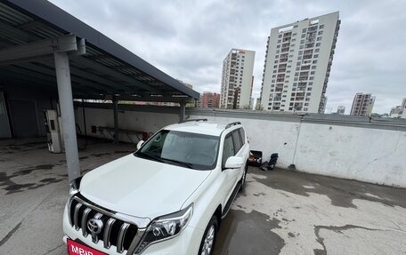 Toyota Land Cruiser Prado 150 рестайлинг 2, 2016 год, 4 890 000 рублей, 10 фотография