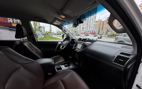 Toyota Land Cruiser Prado 150 рестайлинг 2, 2016 год, 4 890 000 рублей, 26 фотография