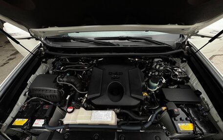Toyota Land Cruiser Prado 150 рестайлинг 2, 2016 год, 4 890 000 рублей, 29 фотография