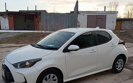 Toyota Yaris, 2020 год, 1 295 000 рублей, 10 фотография